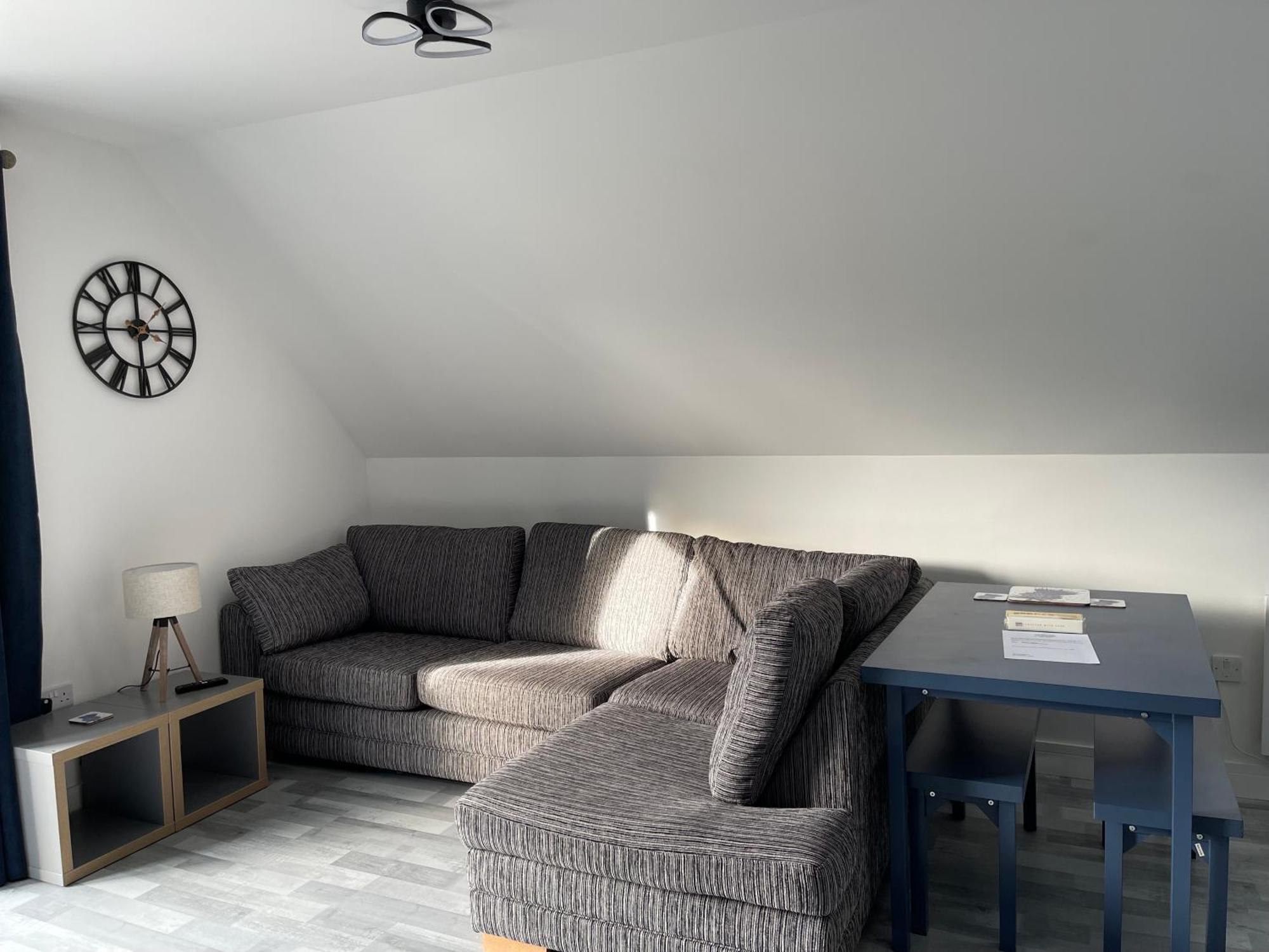 Lochside Loft - Self Catering Apartment For 2 In A Great Location For Inverness Airport And Both Cabot Highlands & Nairn Golf Courses Exterior foto