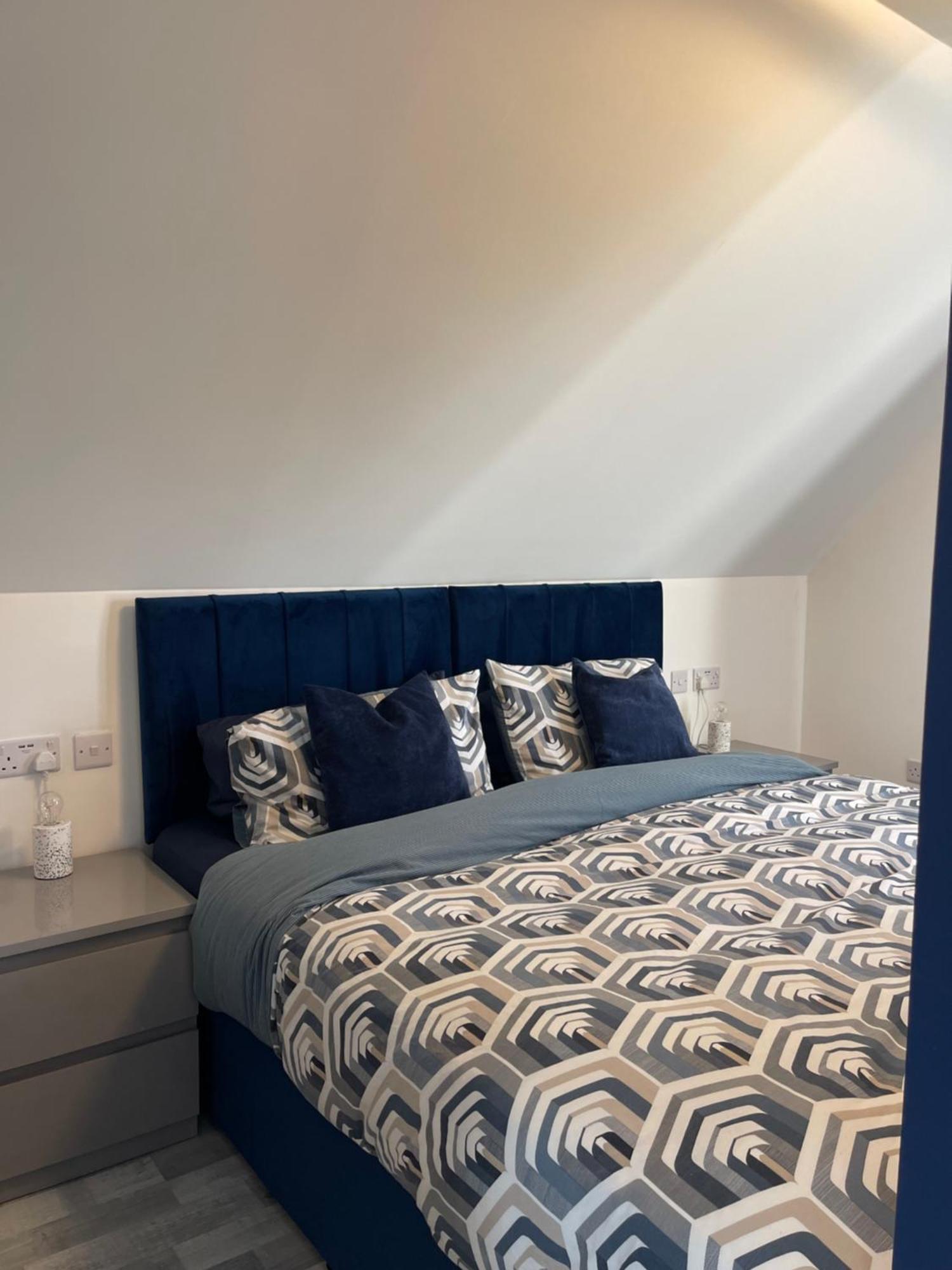 Lochside Loft - Self Catering Apartment For 2 In A Great Location For Inverness Airport And Both Cabot Highlands & Nairn Golf Courses Exterior foto